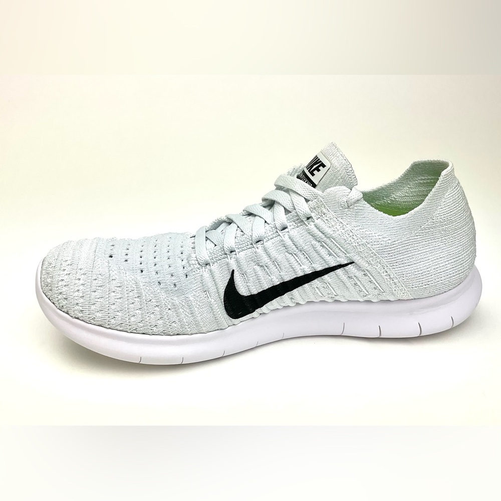 2016 Nike Free RN Flyknit in Platinum Gray - Picture 2 of 10